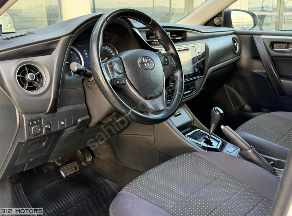 Toyota  Corolla  Model 1.4 D-4D Advance